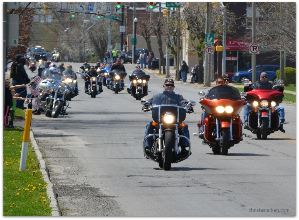 Photography {American motorcycle rally}