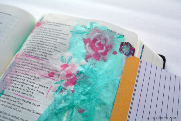 Bible Journaling {create easy pages on a budget} 