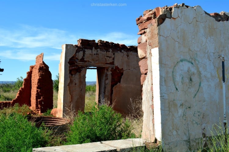 Photography {Finding Beauty In Abandonment}