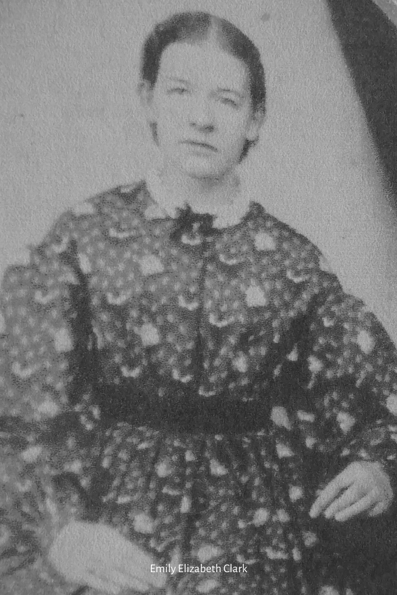 woman in civil war dress