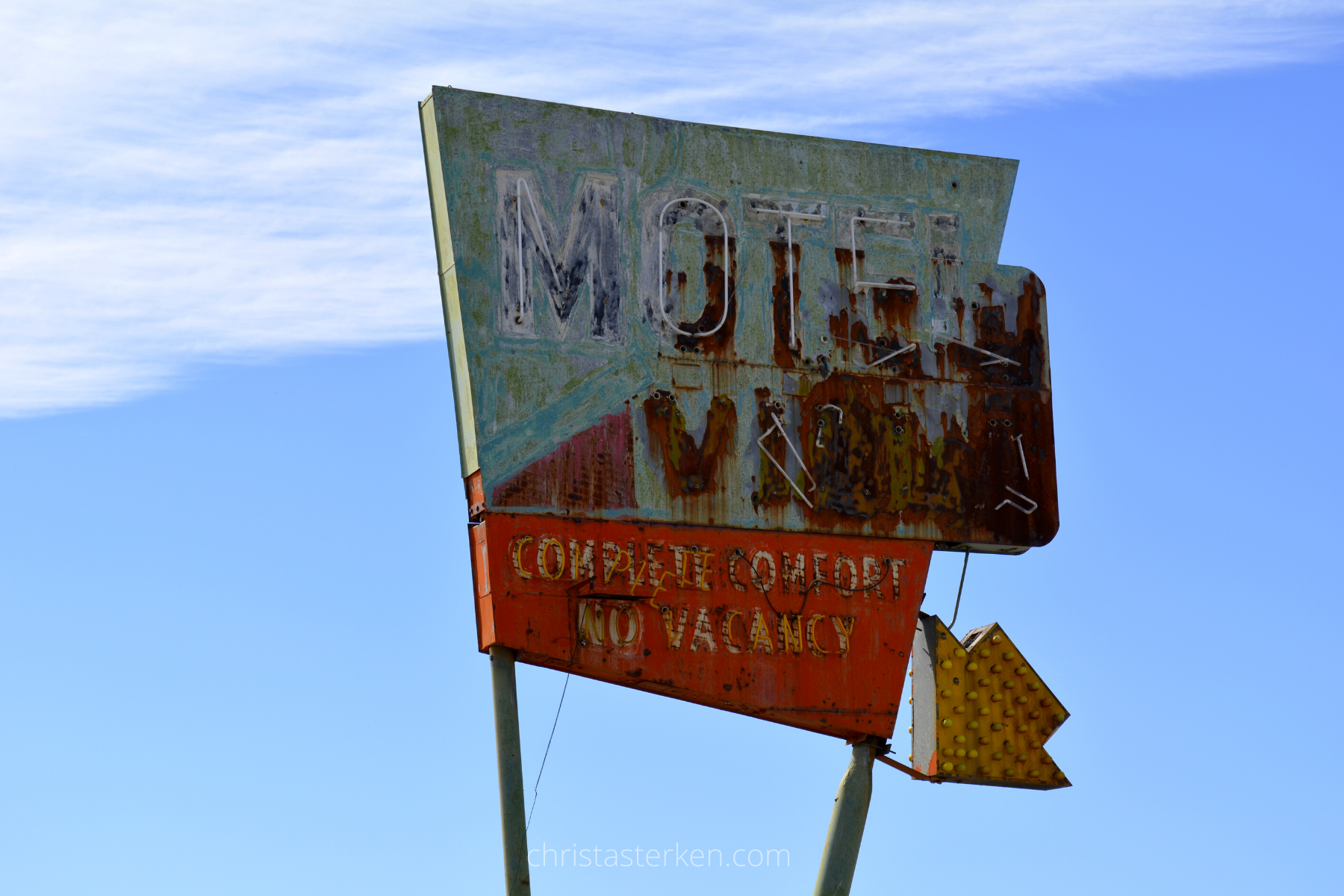 abandoned motel sign 