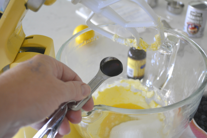 teaspoon vanilla with mixing bowl