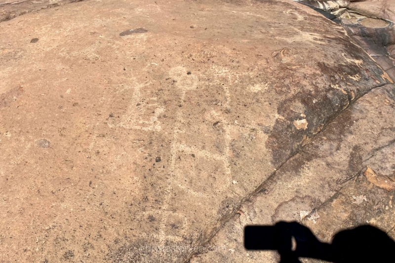 petroglyphs in desert 